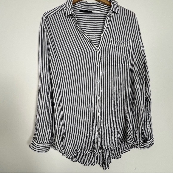 Jane and Delancey Tops - Jane and Delaney Large Elegant gray and White Striped Button Down Shirt